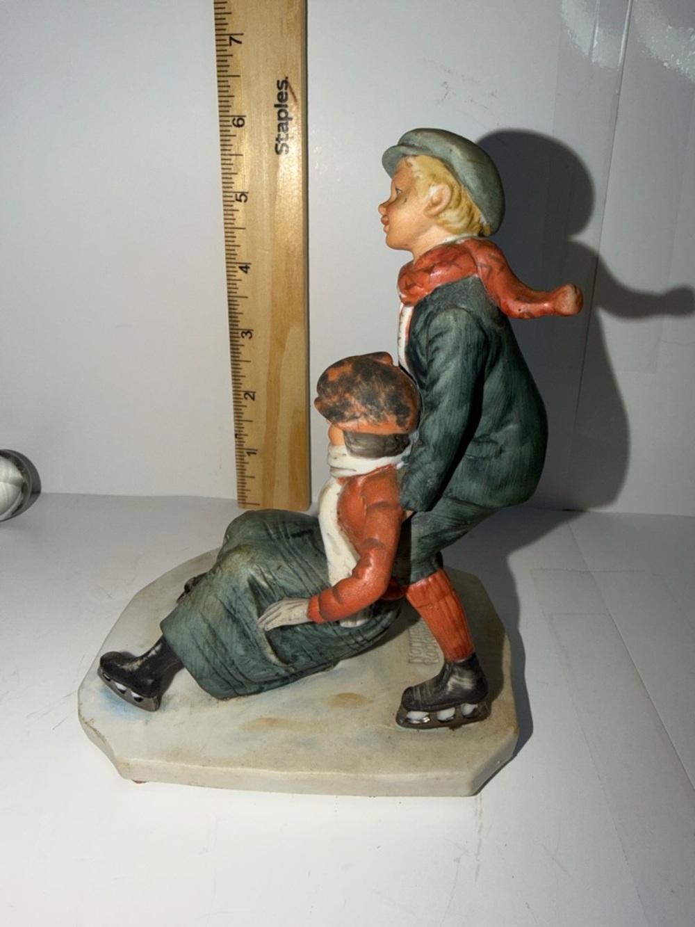 Vintage 1974 Gorham Norman Rockwell "Skating" Figurine – Saturday Evening Post - Picture 2 of 10